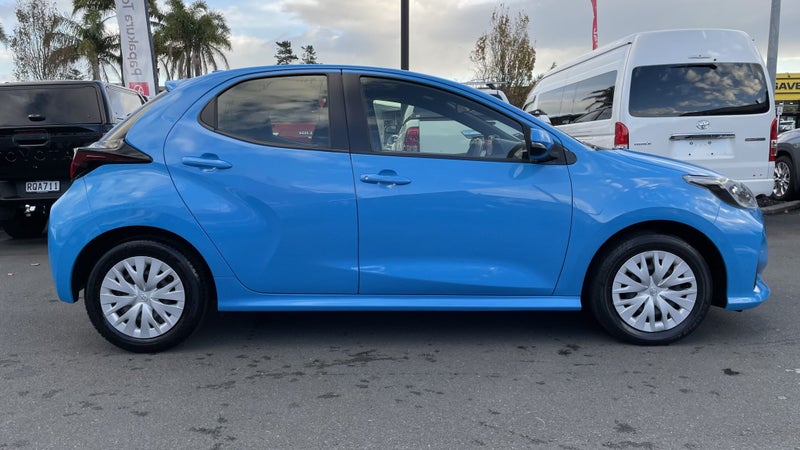 2022 Toyota Yaris GX 1.5L image 2