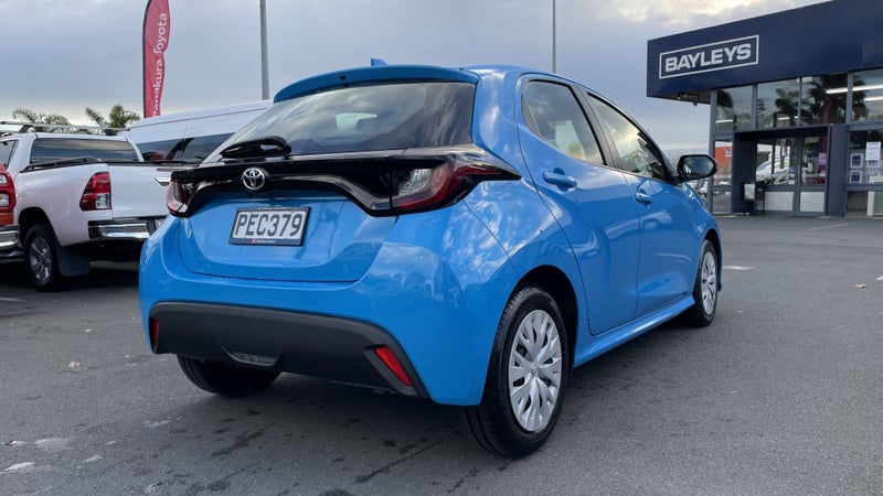 2022 Toyota Yaris GX 1.5L image 3