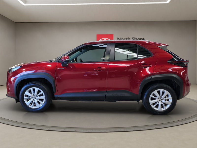 2022 Toyota Yaris GX 1.5L Hybrid FWD SUV image 4