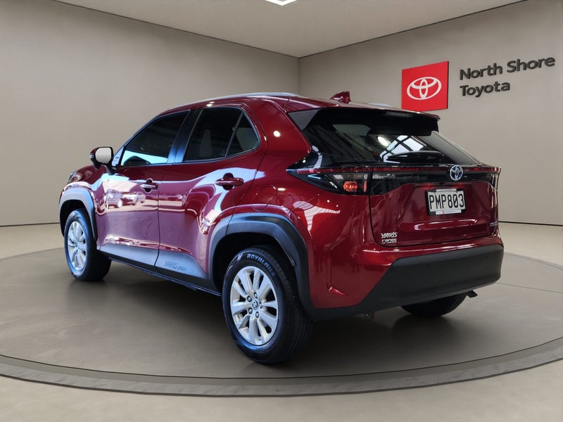 2022 Toyota Yaris GX 1.5L Hybrid FWD SUV image 5