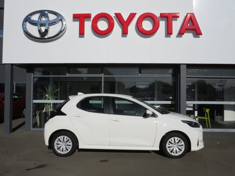 2022 Toyota Yaris GX 1.5P image 4
