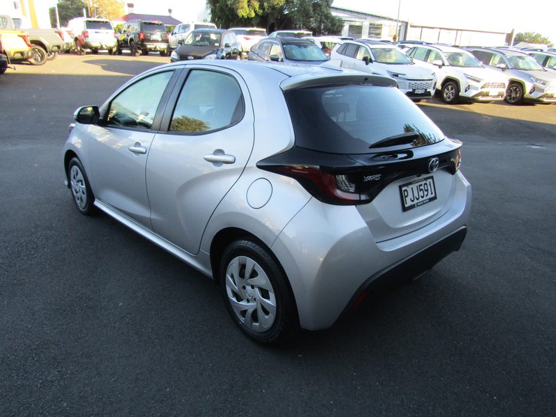 2022 Toyota Yaris GX 1.5P CVT FWD HB image 3