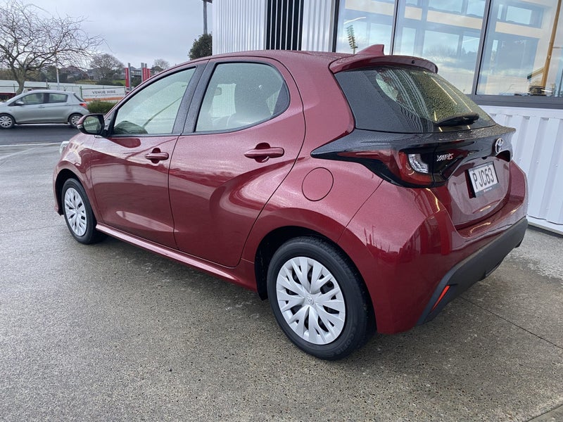 2022 Toyota Yaris GX 1.5P CVT Hatchback image 3