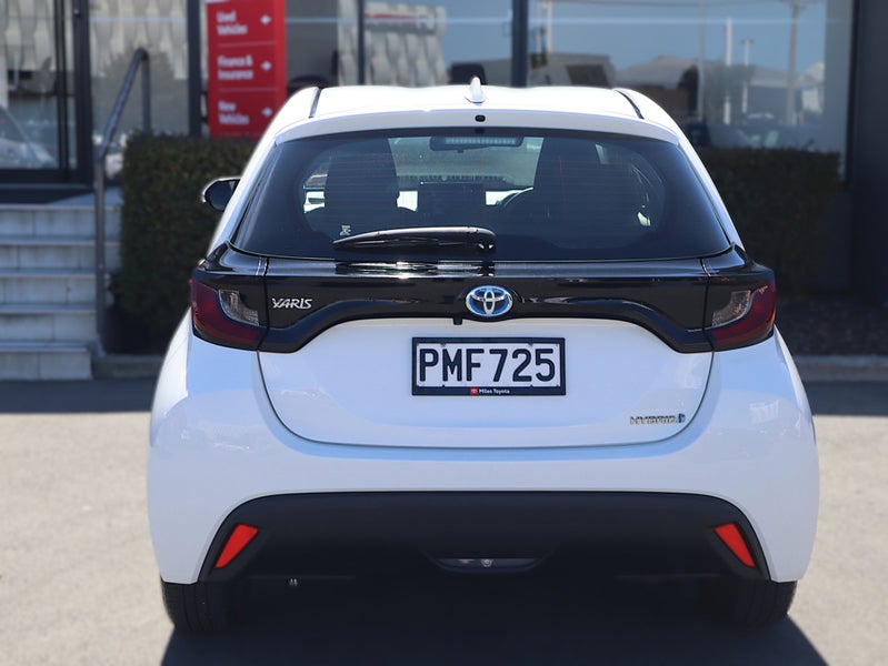 2022 Toyota Yaris GX 1.5P HV ECVT FWD HB/5D/5S... image 4