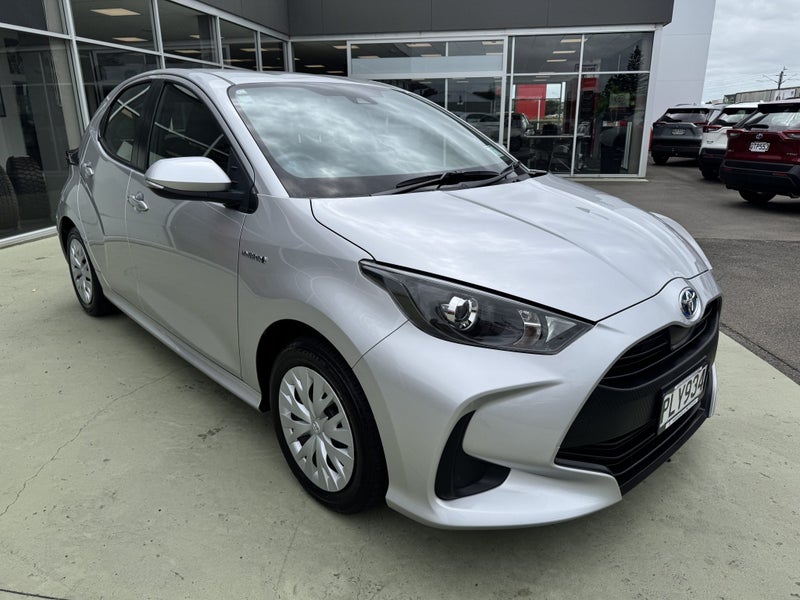 2022 Toyota Yaris GX 1.5P Hybrid FWD Automatic... image 3