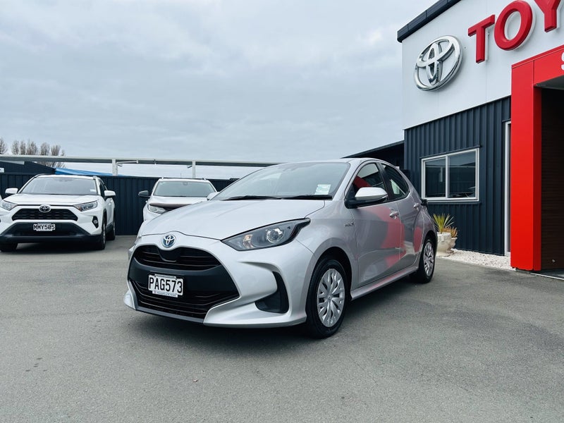 2022 Toyota Yaris GX 1.5P Hybrid FWD Automatic... image 4