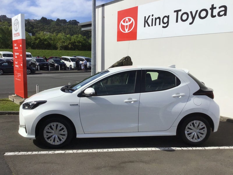 2022 Toyota Yaris GX 1.5P Hybrid NZ New image 2
