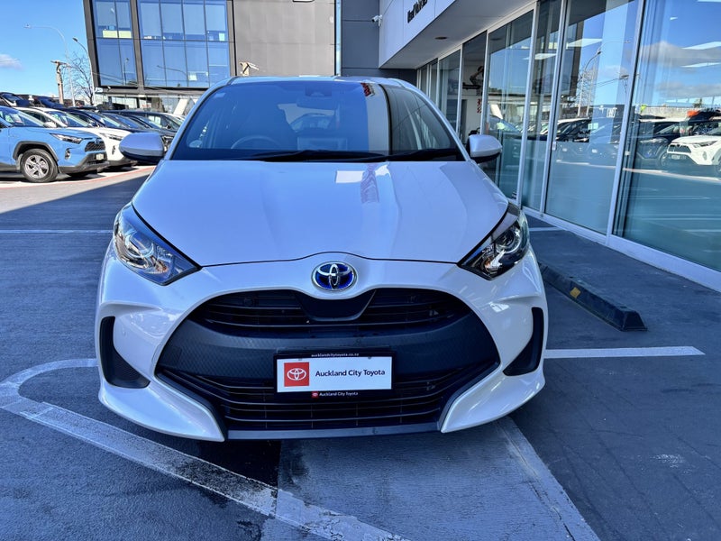 2022 Toyota Yaris Hybrid image 4