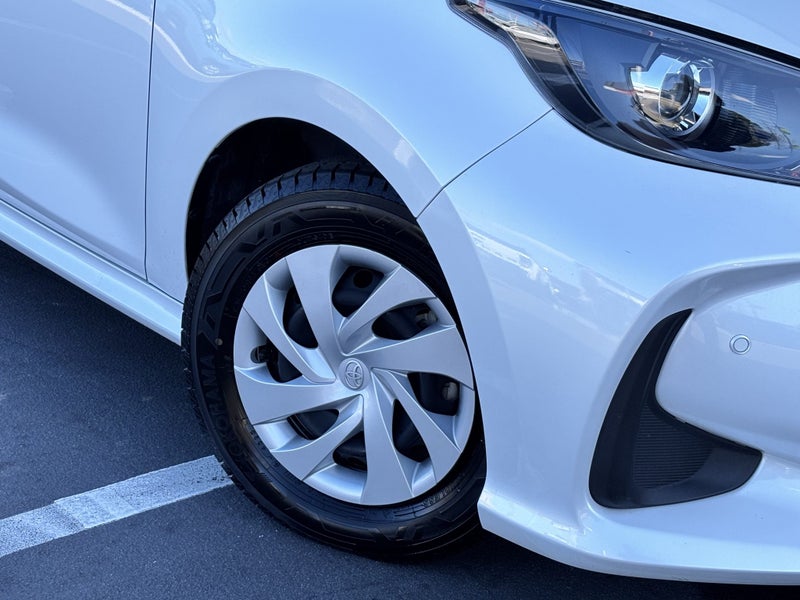 2022 Toyota Yaris Hybrid image 5