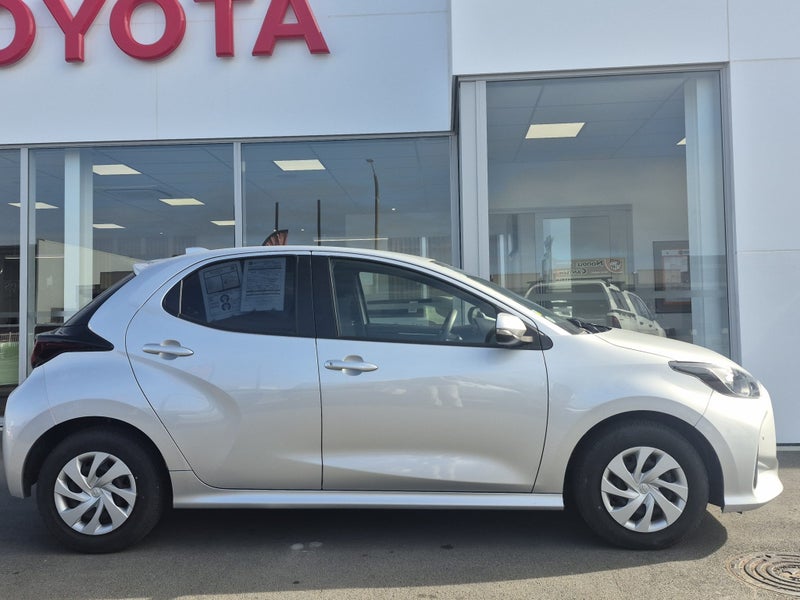 2022 Toyota Yaris X 1.5P HYBRID Auto GX image 2