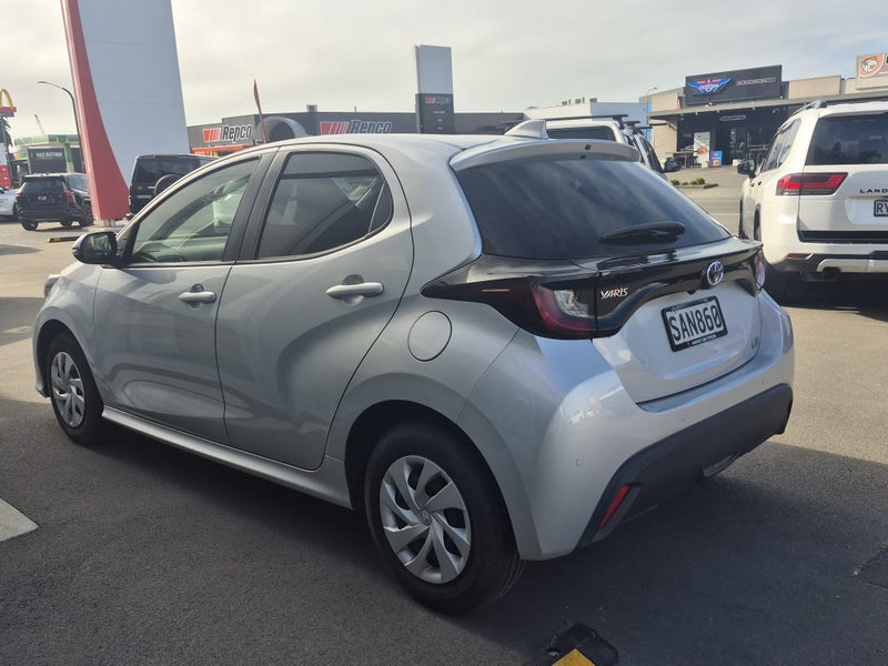 2022 Toyota Yaris X 1.5P HYBRID Auto GX image 5