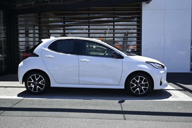 2022 Toyota Yaris ZR 1.5 Petrol FWD Hatchback image 5