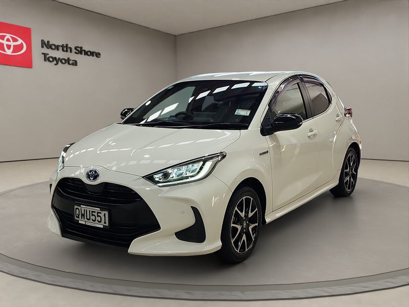 2022 Toyota Yaris ZR 1.5L Hybrid FWD Hatchback image 3