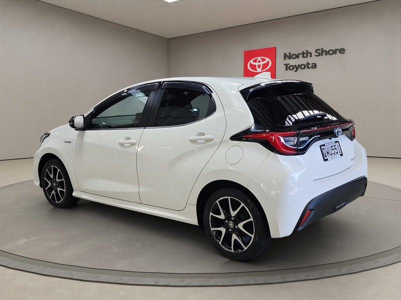 2022 Toyota Yaris ZR 1.5L Hybrid FWD Hatchback image 5