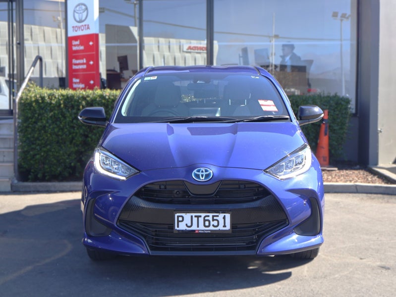 2022 Toyota Yaris ZR HYBRID, Push Start image 2