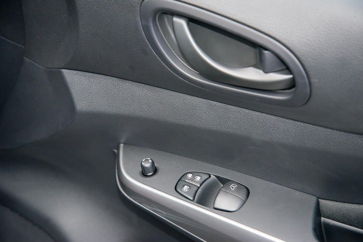 2024 Nissan Navara SL D23 Manual 4x4 MY24 image 12