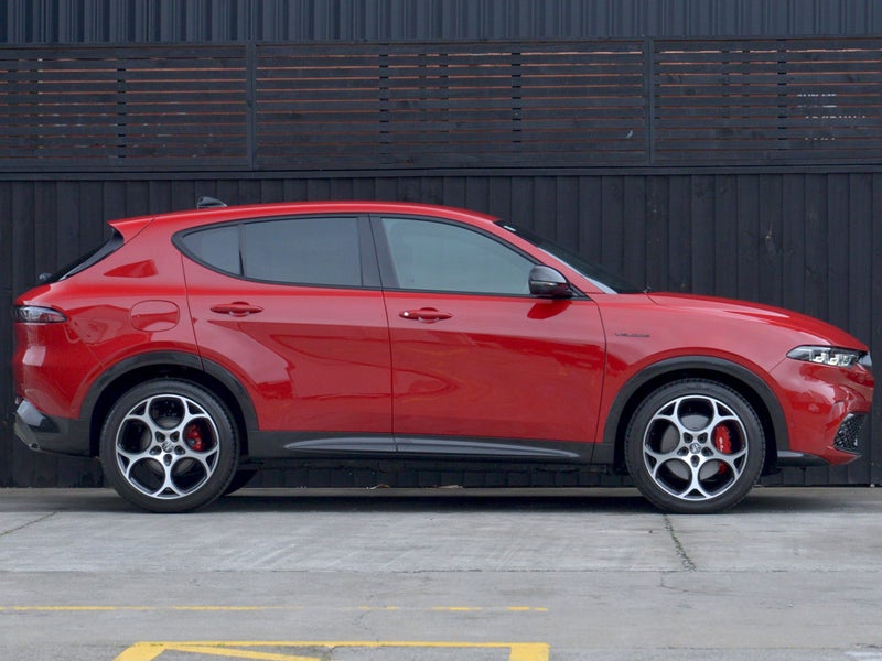 2023 Alfa Romeo Tonale Veloce MHEV image 2