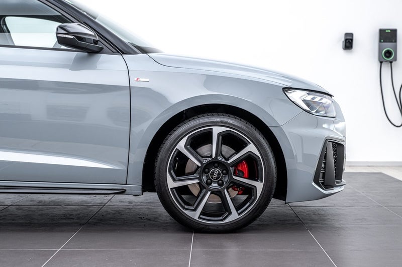 2023 Audi A1 SPORTBACK 40 TFSI S TRONIC image 4