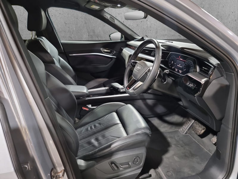 2023 Audi e-tron 55 etron Advanced quattro S Line image 2