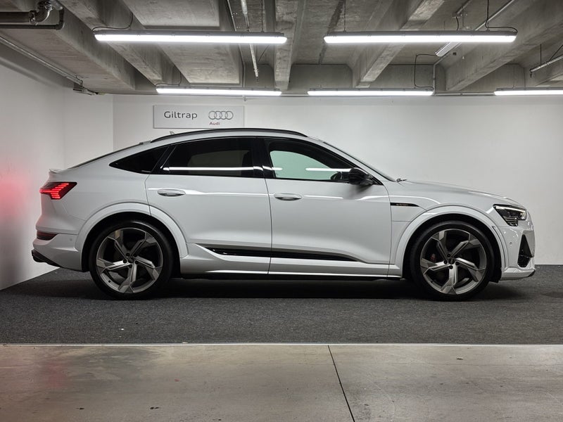 2023 Audi e-tron ET S Sportback 370 kW image 3