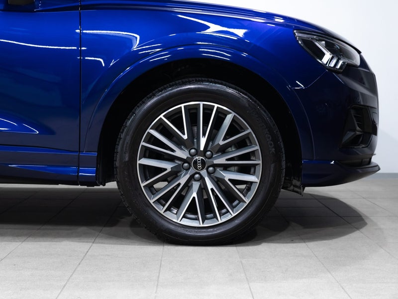 2023 Audi Q3 35 Tfsi Advanced image 3