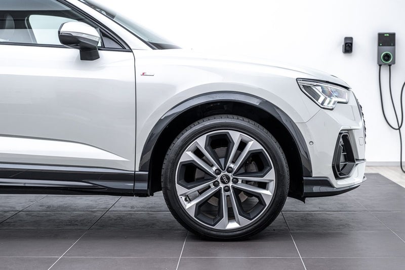 2023 Audi Q3 45 TFSI Q SPORTBACK S TRONIC 180KW image 4