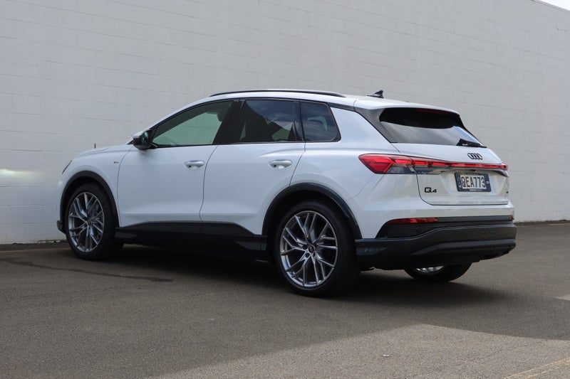 2023 Audi Q4 50 e-tron quattro S line image 5
