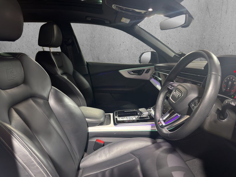 2023 Audi Q8 S LINE 55 V6 TFSI quattro image 2