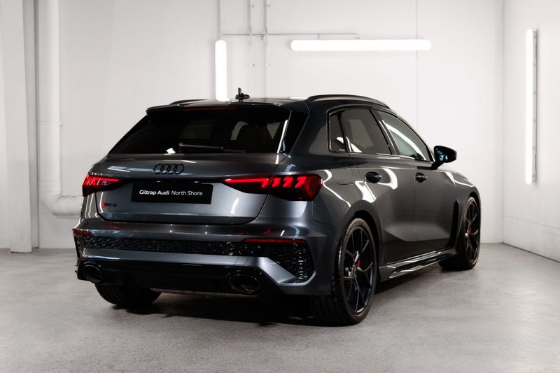 2023 Audi RS3 RS 3 Sportback TFSI 294 kW image 2