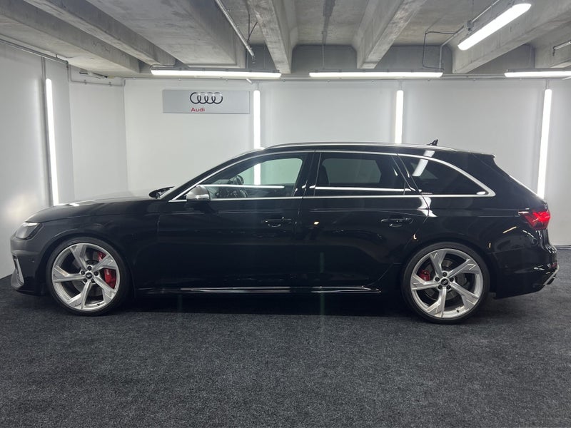 2023 Audi RS4 RS 4 Avant (331kW) image 4