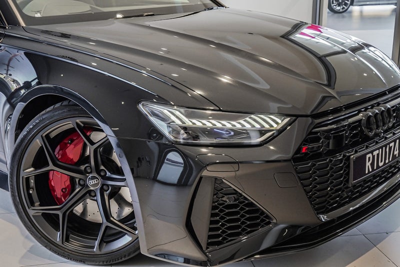 2023 Audi RS6 Avant Performance image 3