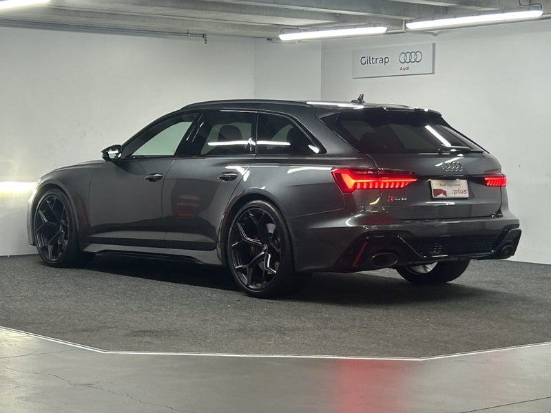2023 Audi RS6 Avant Performance image 4