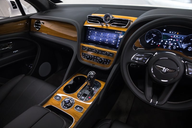 2023 Bentley Bentayga V8 image 4