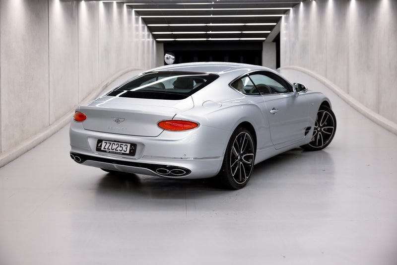 2023 Bentley Continental GT V8 image 3