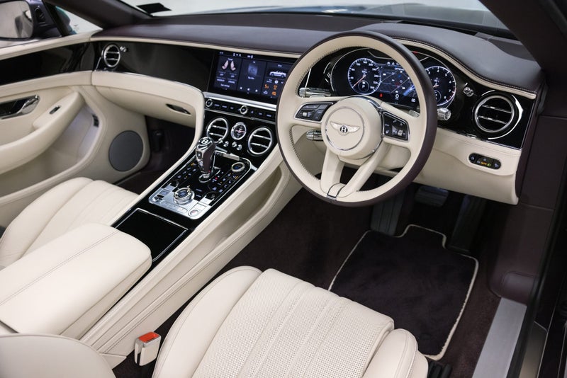 2023 Bentley Continental GTC V8 image 2
