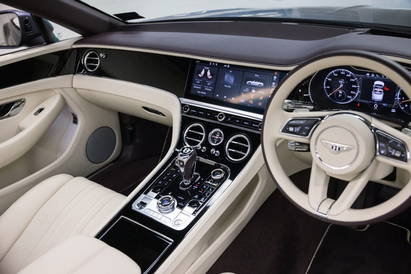 2023 Bentley Continental GTC V8 image 4