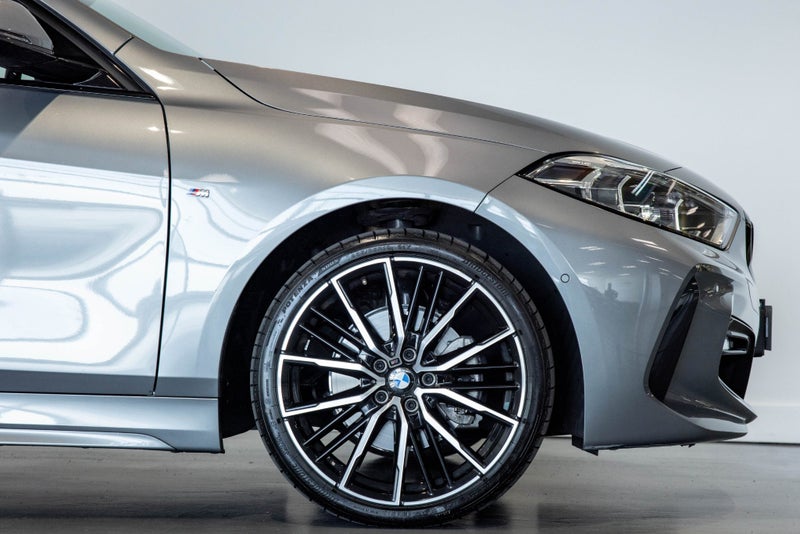 2023 BMW 118i Hatch M Sport image 5