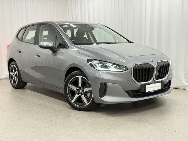 2023 BMW 225e 225e xDrive Active Tourer image 1