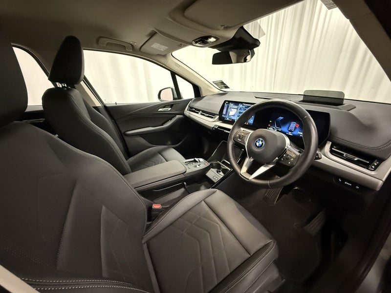 2023 BMW 225e 225e xDrive Active Tourer image 4