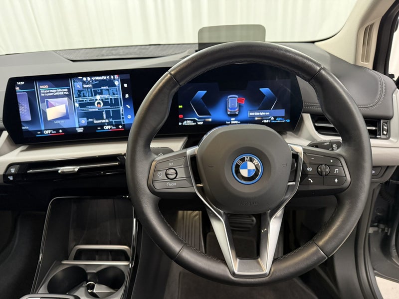 2023 BMW 225e 225e xDrive Active Tourer image 5