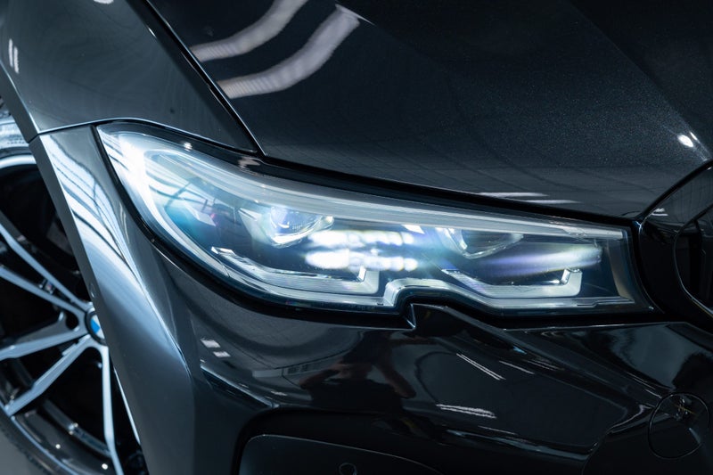 2023 BMW 320i Sedan M Sport image 5