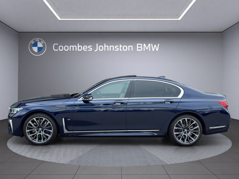 2023 BMW 750i xDrive M Sport image 3