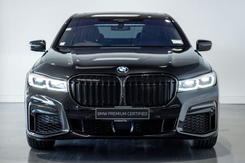2023 BMW 750i xDrive M Sport image 2