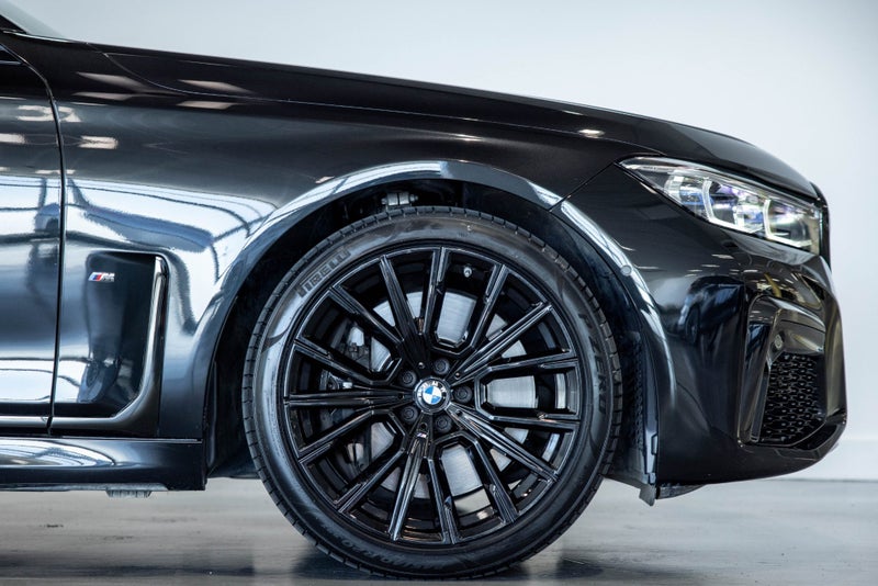 2023 BMW 750i xDrive M Sport image 4