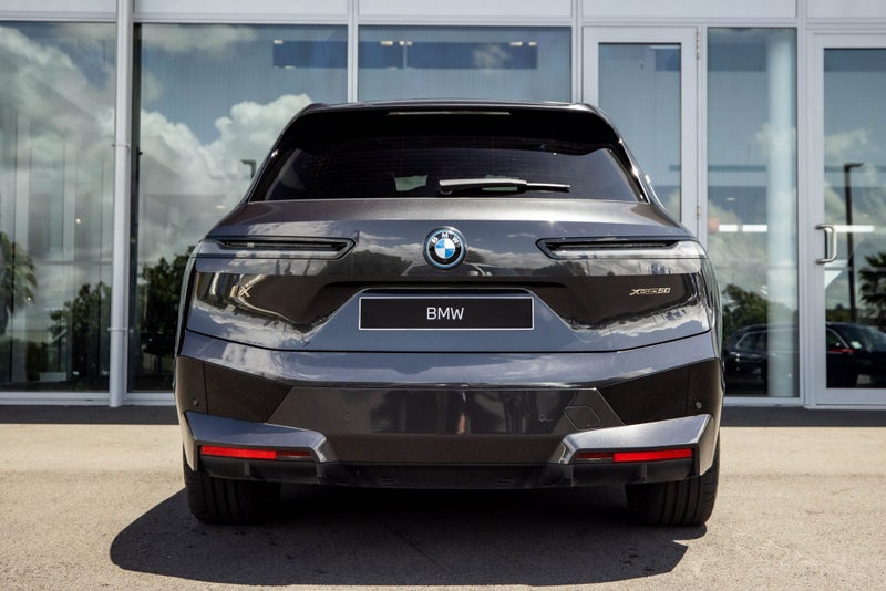 2023 BMW iX xDrive50 image 3