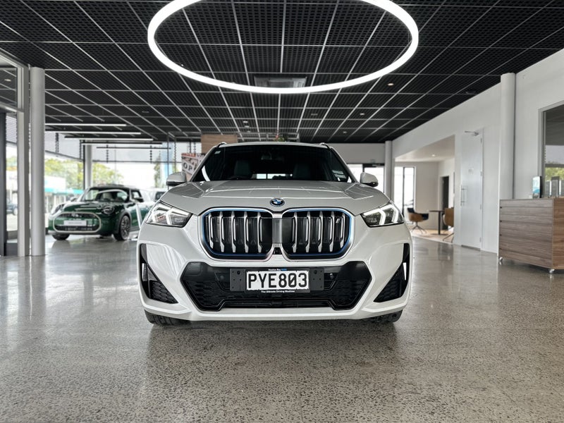 2023 BMW iX1 xDrive30 image 2