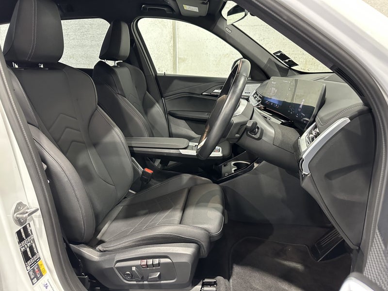 2023 BMW iX1 xDrive30 X-Line image 5