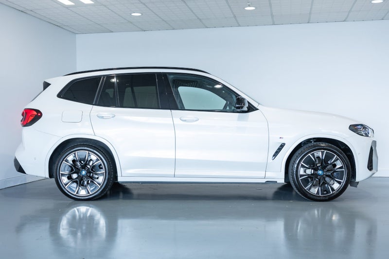 2023 BMW iX3 M Sport Impressive image 5