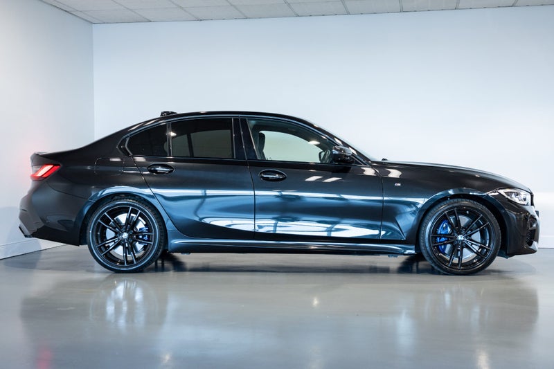 2023 BMW M340i xDrive Sedan M Sport image 4