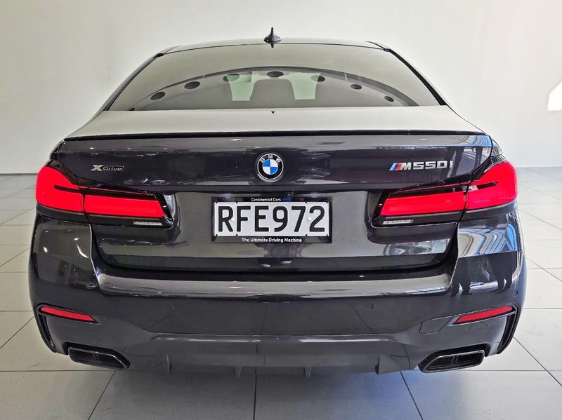 2023 BMW M550i xDrive Sedan M Performance image 5